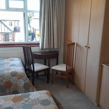 Edgware B&B Barnet Exteriör bild